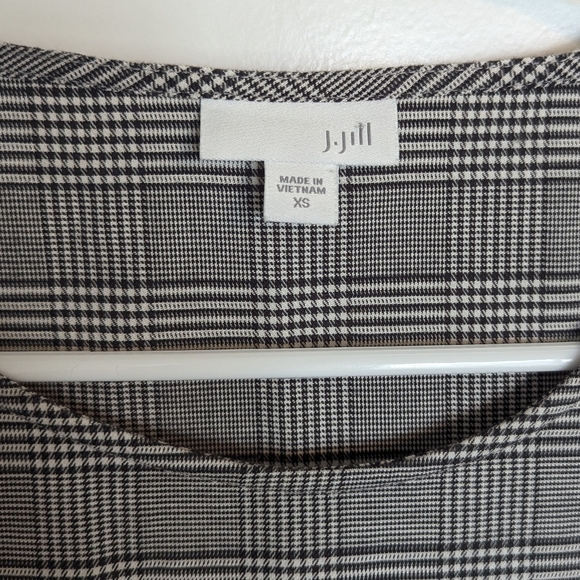 J Jill Glen Plaid Pleated Hem Tank - Black and White Academia sz XS - Picture 4 of 6